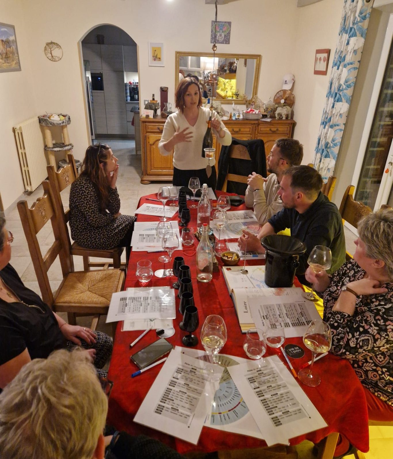 Animation et dégustation de vin à domicile sud-manche